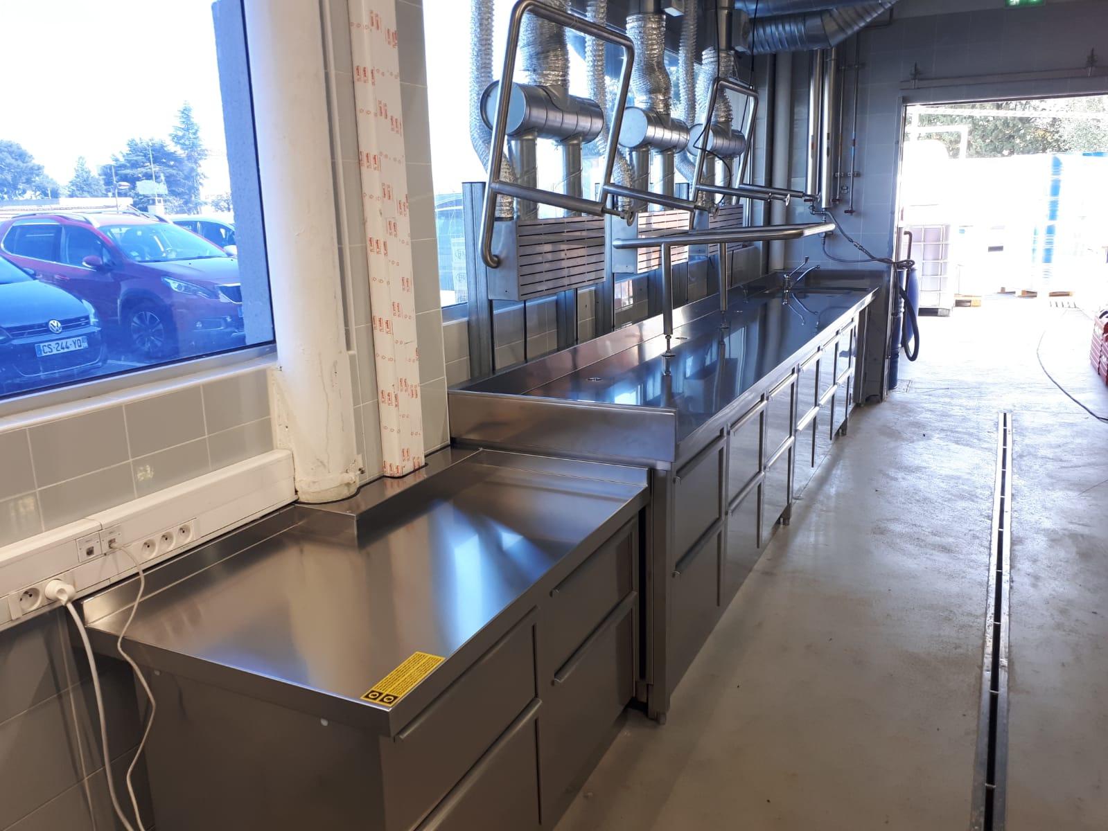 Paillasses en Inox en Zone de production Parfumerie